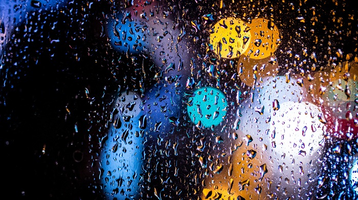 雨天容易使戶外電力設(shè)備內(nèi)部產(chǎn)生凝露潮濕
